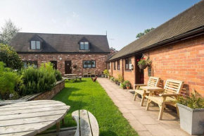 Alpaca Cottage 7mins to Alton Towers